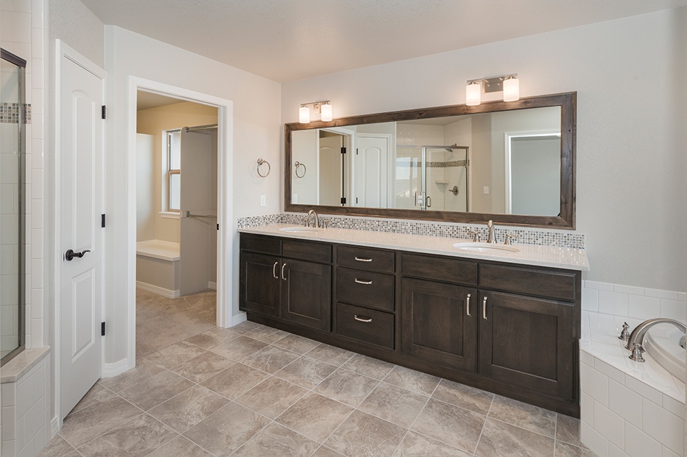 The Top 5 Master Bathroom Must-Haves | Real Estate Investment News
